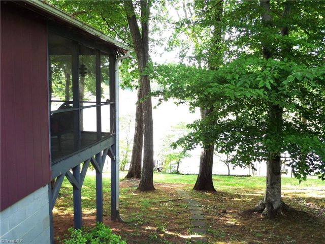 1220 Lake Drive 9, Lexington, NC 27292