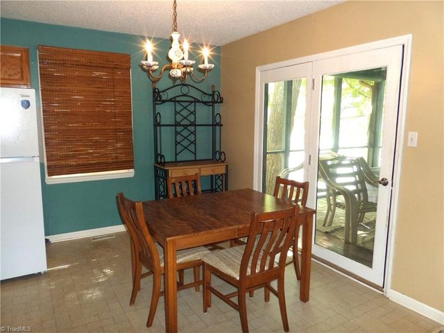 1220 Lake Drive 9, Lexington, NC 27292