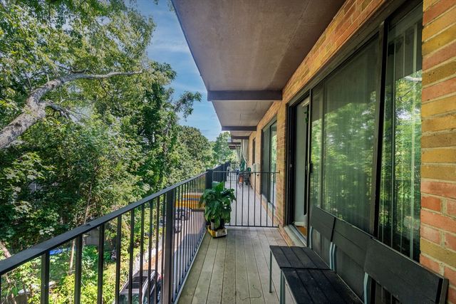 10 Coffey St 25, Boston, MA 02122