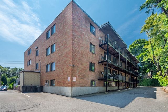 10 Coffey St 25, Boston, MA 02122