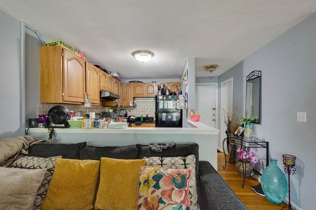 10 Coffey St 25, Boston, MA 02122