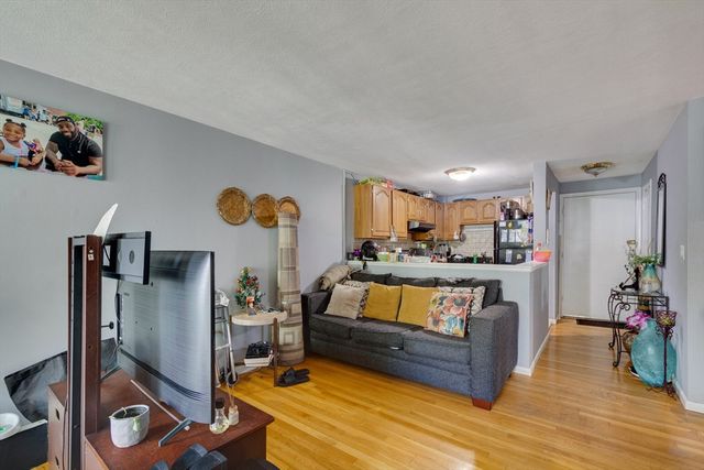 10 Coffey St 25, Boston, MA 02122
