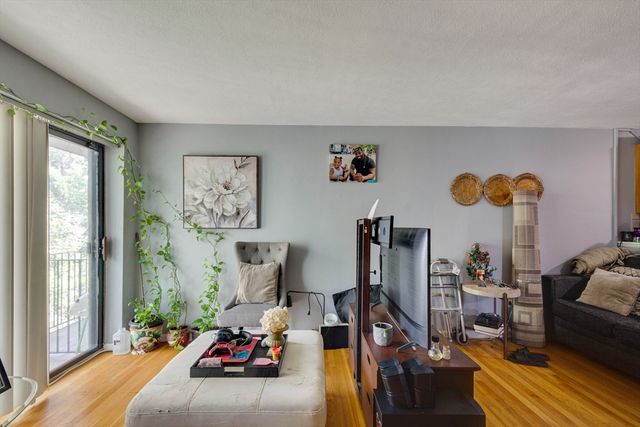 10 Coffey St 25, Boston, MA 02122