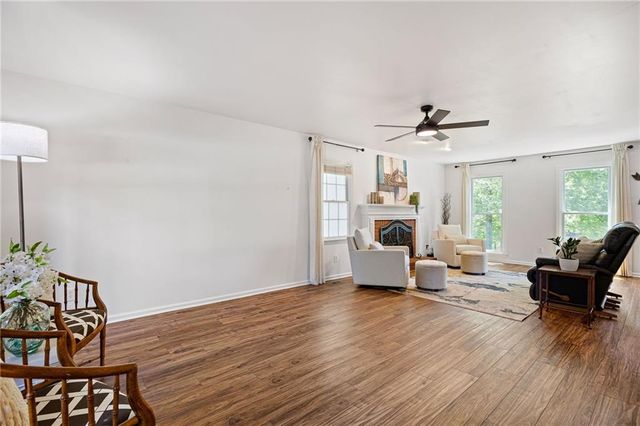302 Lakeview Lane, Hiram, GA 30141