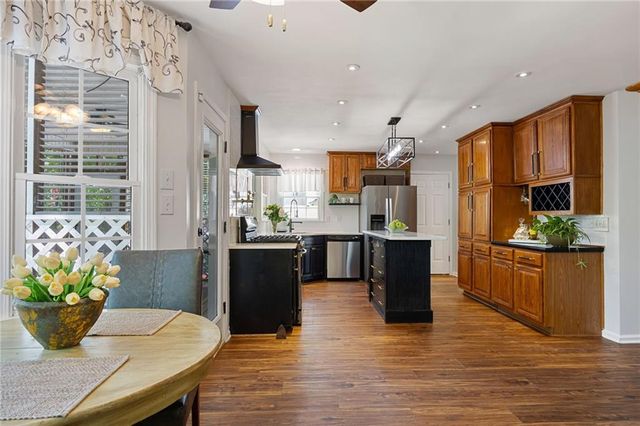 302 Lakeview Lane, Hiram, GA 30141