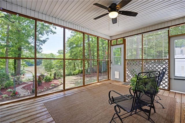 302 Lakeview Lane, Hiram, GA 30141