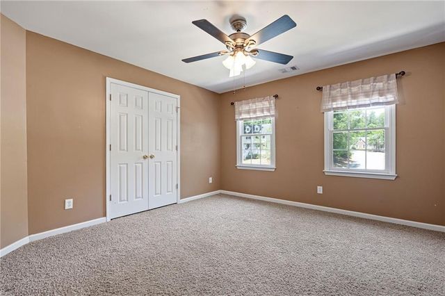 302 Lakeview Lane, Hiram, GA 30141