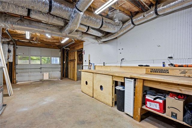 302 Lakeview Lane, Hiram, GA 30141