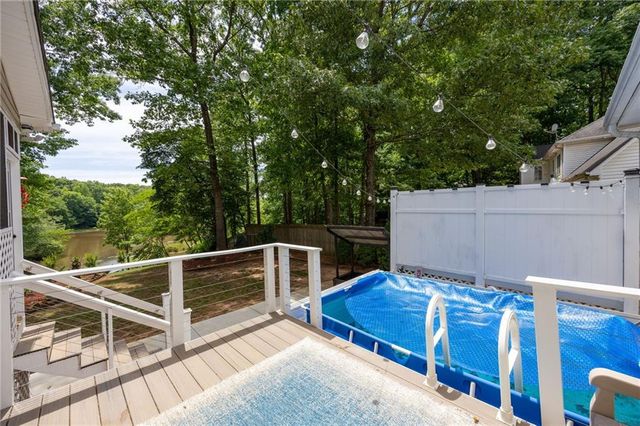 302 Lakeview Lane, Hiram, GA 30141