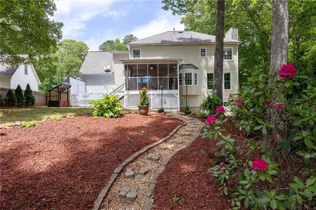 302 Lakeview Lane, Hiram, GA 30141
