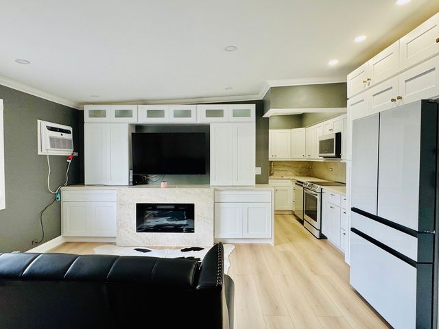 926 Dunlop Avenue 311, Forest Park, IL 60130