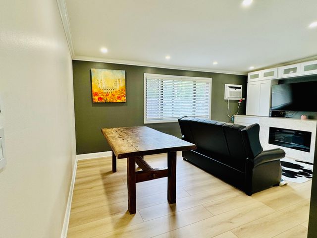 926 Dunlop Avenue 311, Forest Park, IL 60130