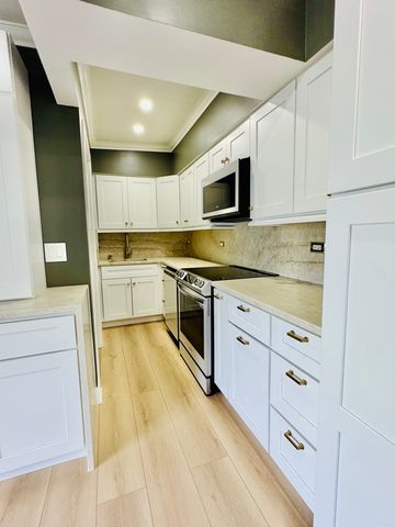 926 Dunlop Avenue 311, Forest Park, IL 60130