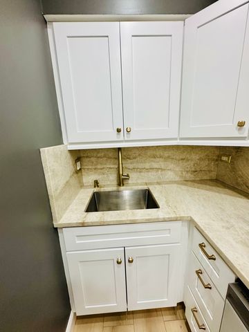926 Dunlop Avenue 311, Forest Park, IL 60130