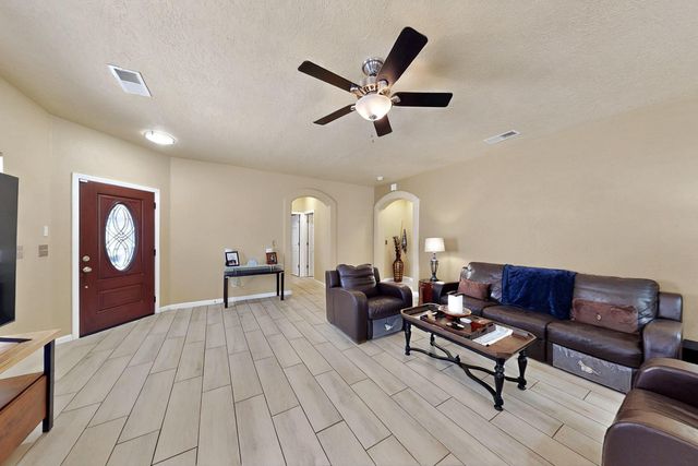 1019 MAROA Street NW, Albuquerque, NM 87120