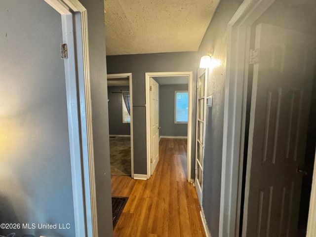 3165 Oak Forest Drive, Jackson, MS 39212