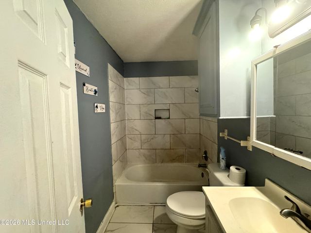 3165 Oak Forest Drive, Jackson, MS 39212