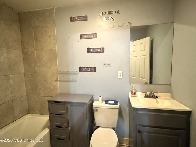 3165 Oak Forest Drive, Jackson, MS 39212