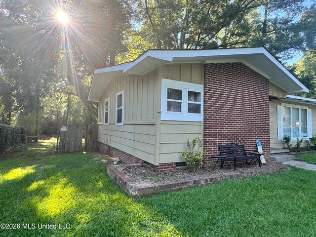 3165 Oak Forest Drive, Jackson, MS 39212