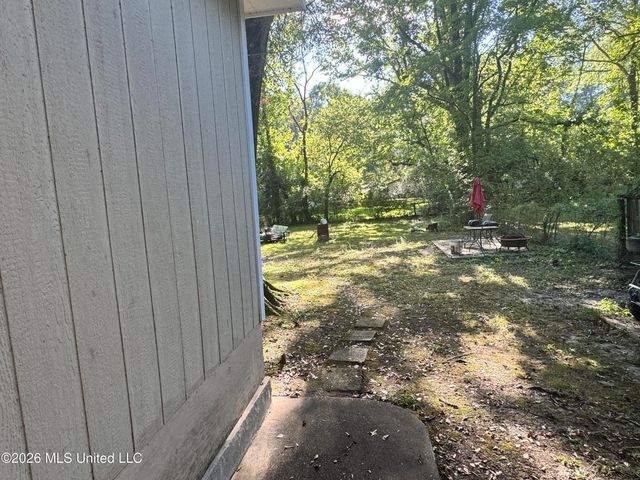 3165 Oak Forest Drive, Jackson, MS 39212