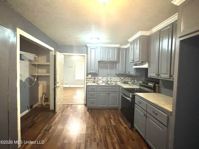 3165 Oak Forest Drive, Jackson, MS 39212