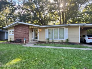 3165 Oak Forest Drive, Jackson, MS 39212