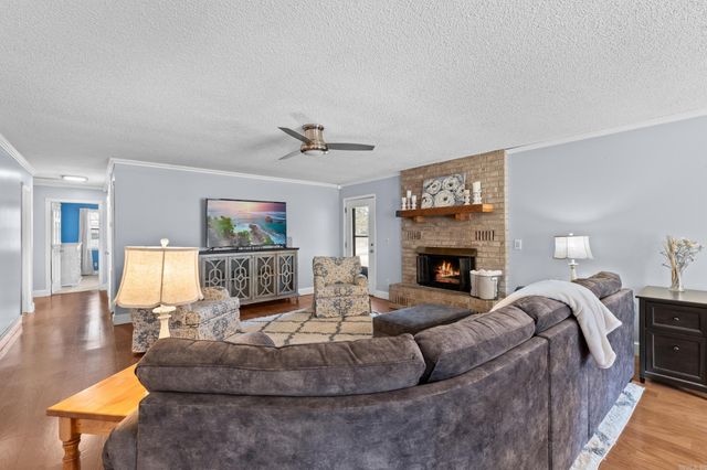 1401 S Kingswood Way, Mountain Home, AR 72653