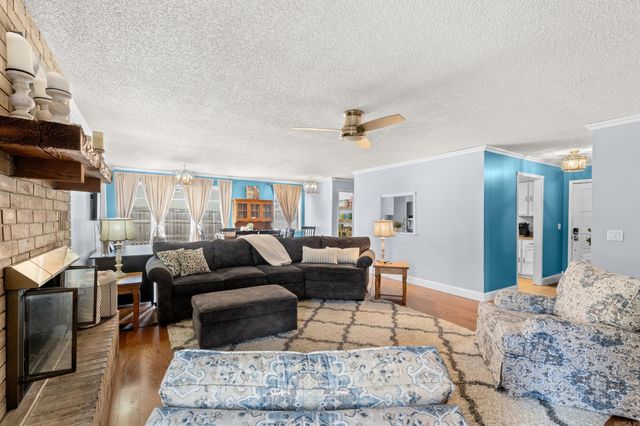 1401 S Kingswood Way, Mountain Home, AR 72653