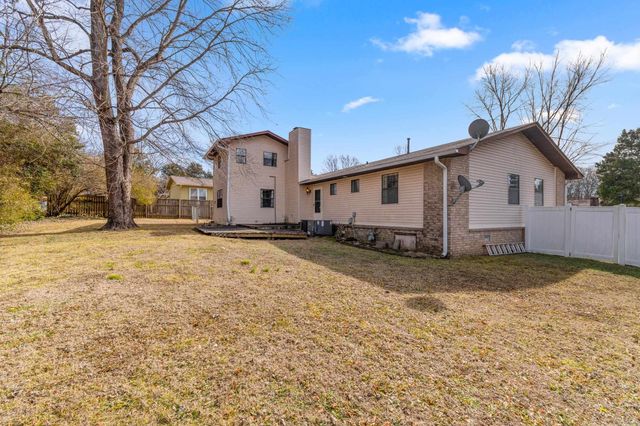 1401 S Kingswood Way, Mountain Home, AR 72653