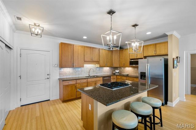 2211 S Grand Boulevard 210, St Louis, MO 63104