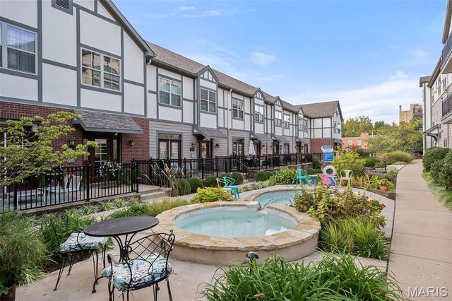 2211 S Grand Boulevard 210, St Louis, MO 63104