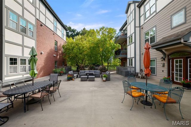 2211 S Grand Boulevard 210, St Louis, MO 63104