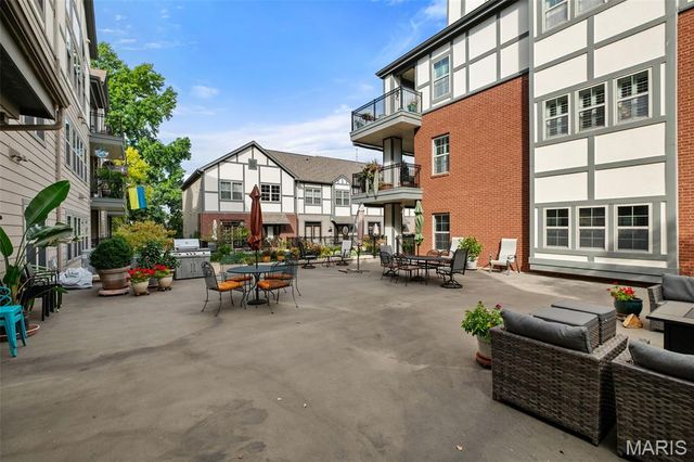 2211 S Grand Boulevard 210, St Louis, MO 63104