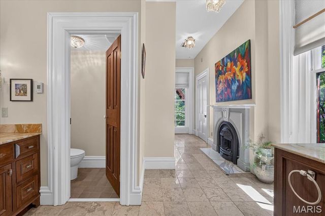 2011 Park Avenue, St Louis, MO 63104