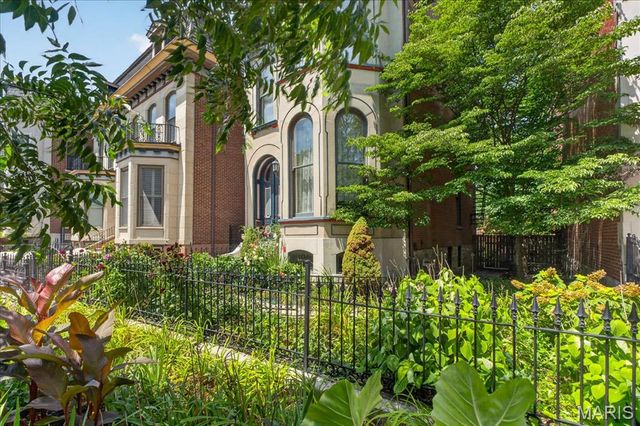 2011 Park Avenue, St Louis, MO 63104