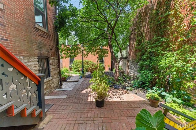 2011 Park Avenue, St Louis, MO 63104