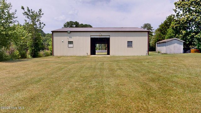 189 Nc 73, West End, NC 27376