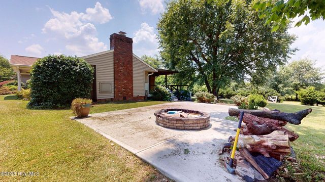 189 Nc 73, West End, NC 27376