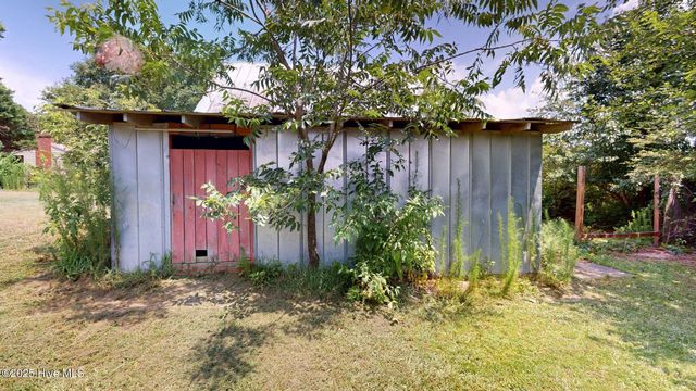 189 Nc 73, West End, NC 27376