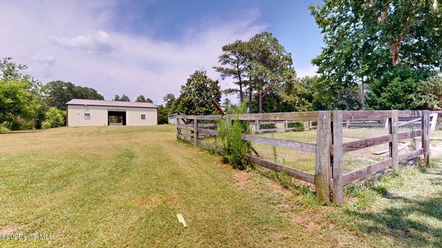 189 Nc 73, West End, NC 27376