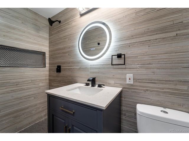 104 Stuart St, Denver, CO 80219