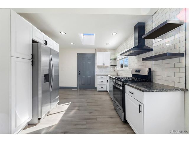 104 Stuart St, Denver, CO 80219