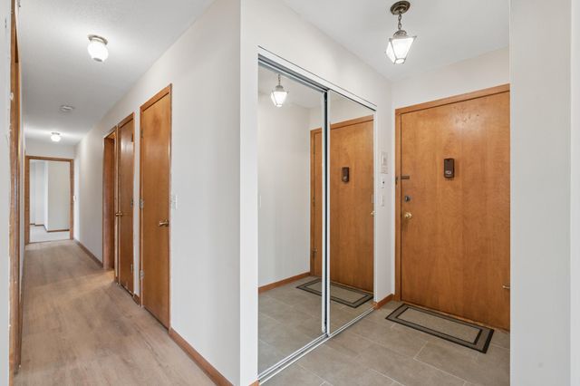 4516 Highway 7 1, Saint Louis Park, MN 55416