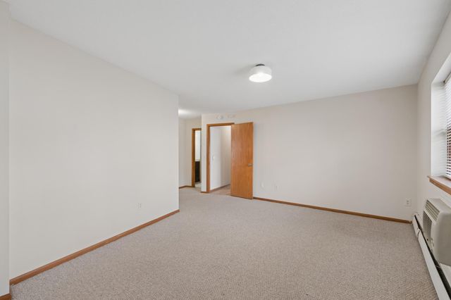 4516 Highway 7 1, Saint Louis Park, MN 55416