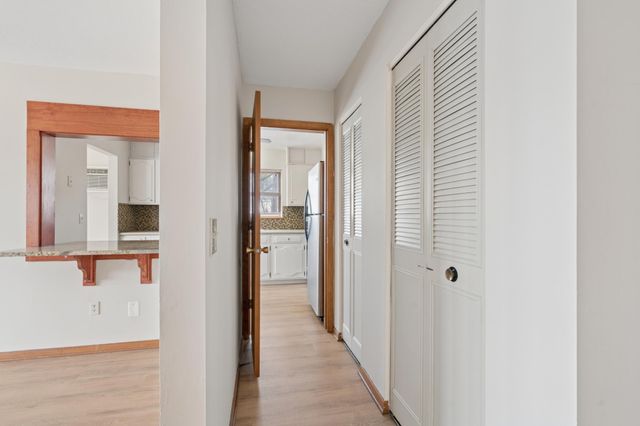 4516 Highway 7 1, Saint Louis Park, MN 55416