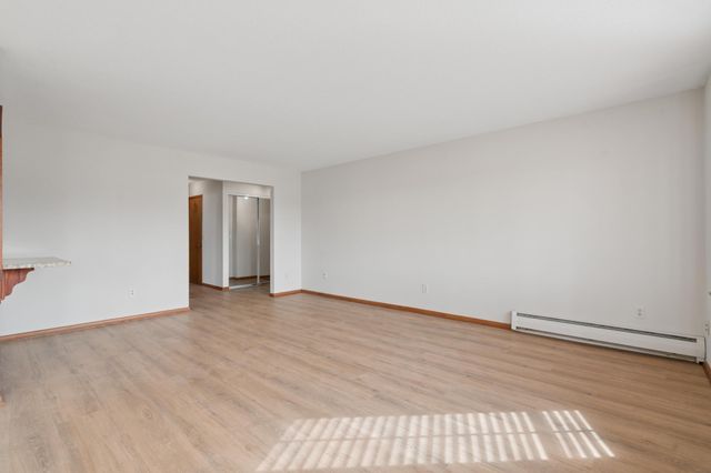 4516 Highway 7 1, Saint Louis Park, MN 55416