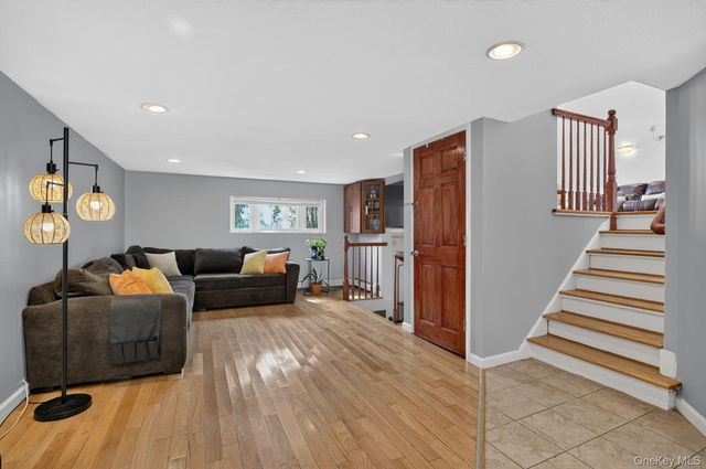 244 Halsey Avenue, Jericho, NY 11753