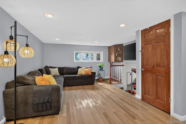 244 Halsey Avenue, Jericho, NY 11753