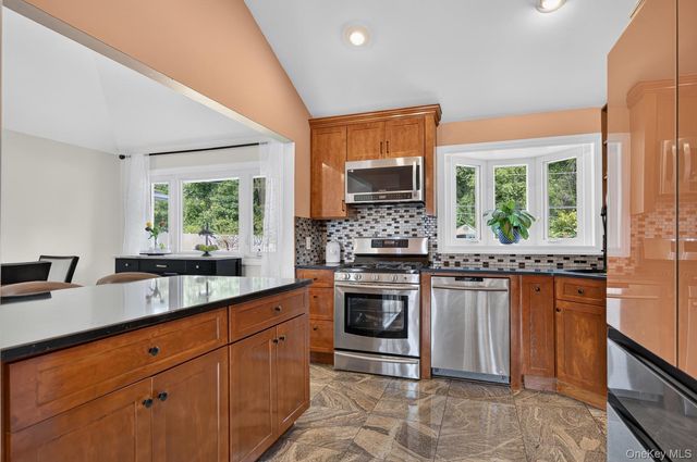 244 Halsey Avenue, Jericho, NY 11753