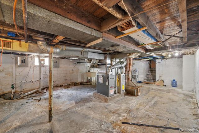242 Crocker Boulevard, Mount Clemens, MI 48043
